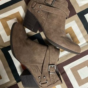 Tan Ankle Booties!! With cute details! Gently worn